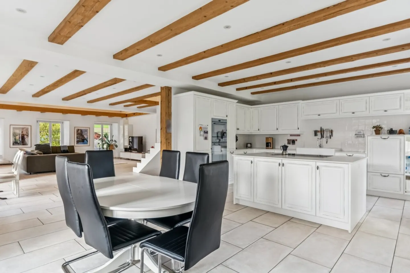 Un rifugio per l'anima e la luce nel cuore del Giura bernese - Foto 8 di 32