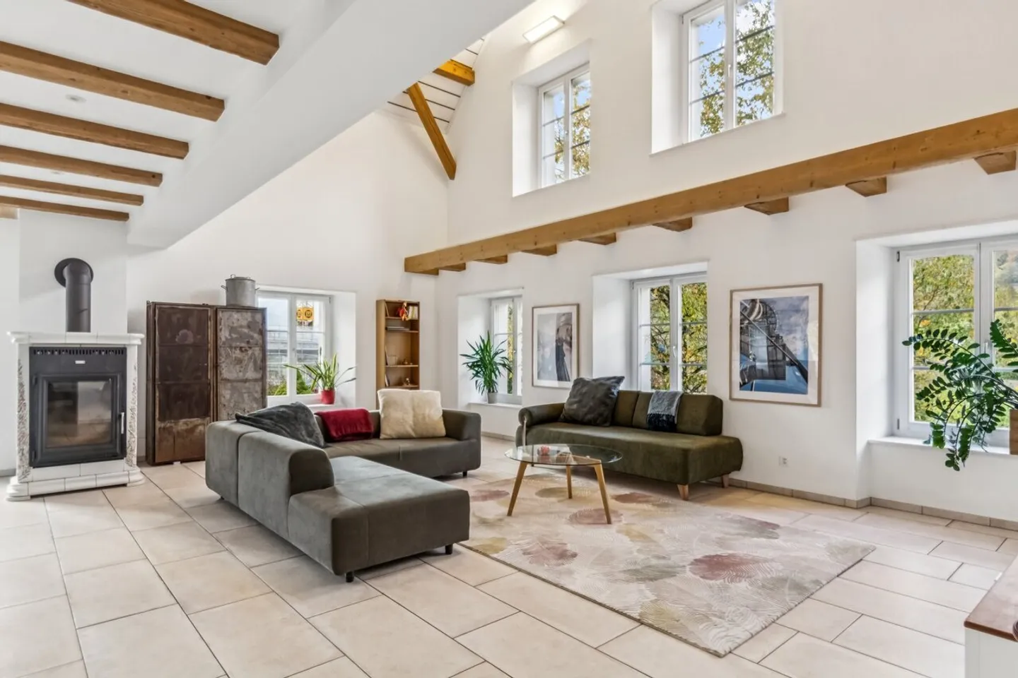 Un rifugio per l'anima e la luce nel cuore del Giura bernese - Foto 11 di 32