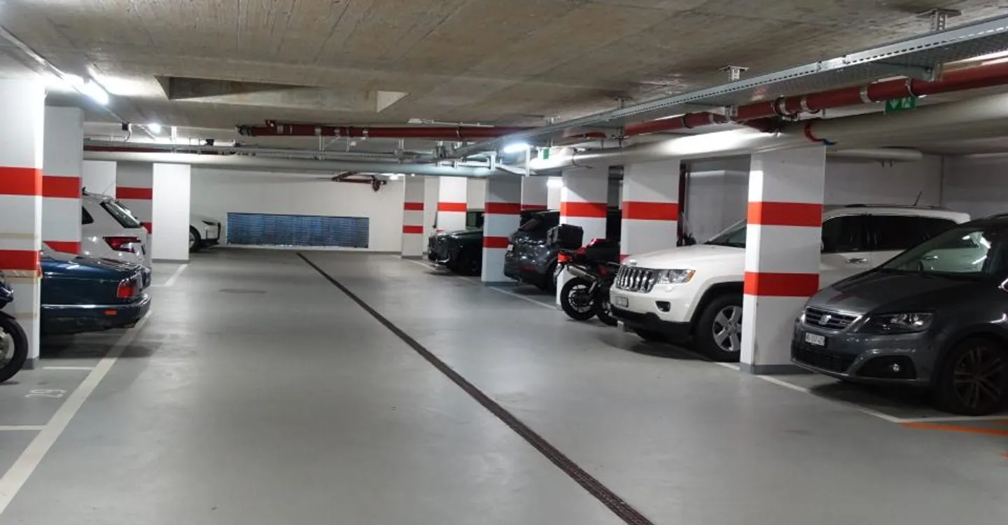 4,5-Zimmer-Wohnung in einer Eigentümergemeinschaft mit Keller im Erdgeschoss und Parkplatz - Foto 4 von 12