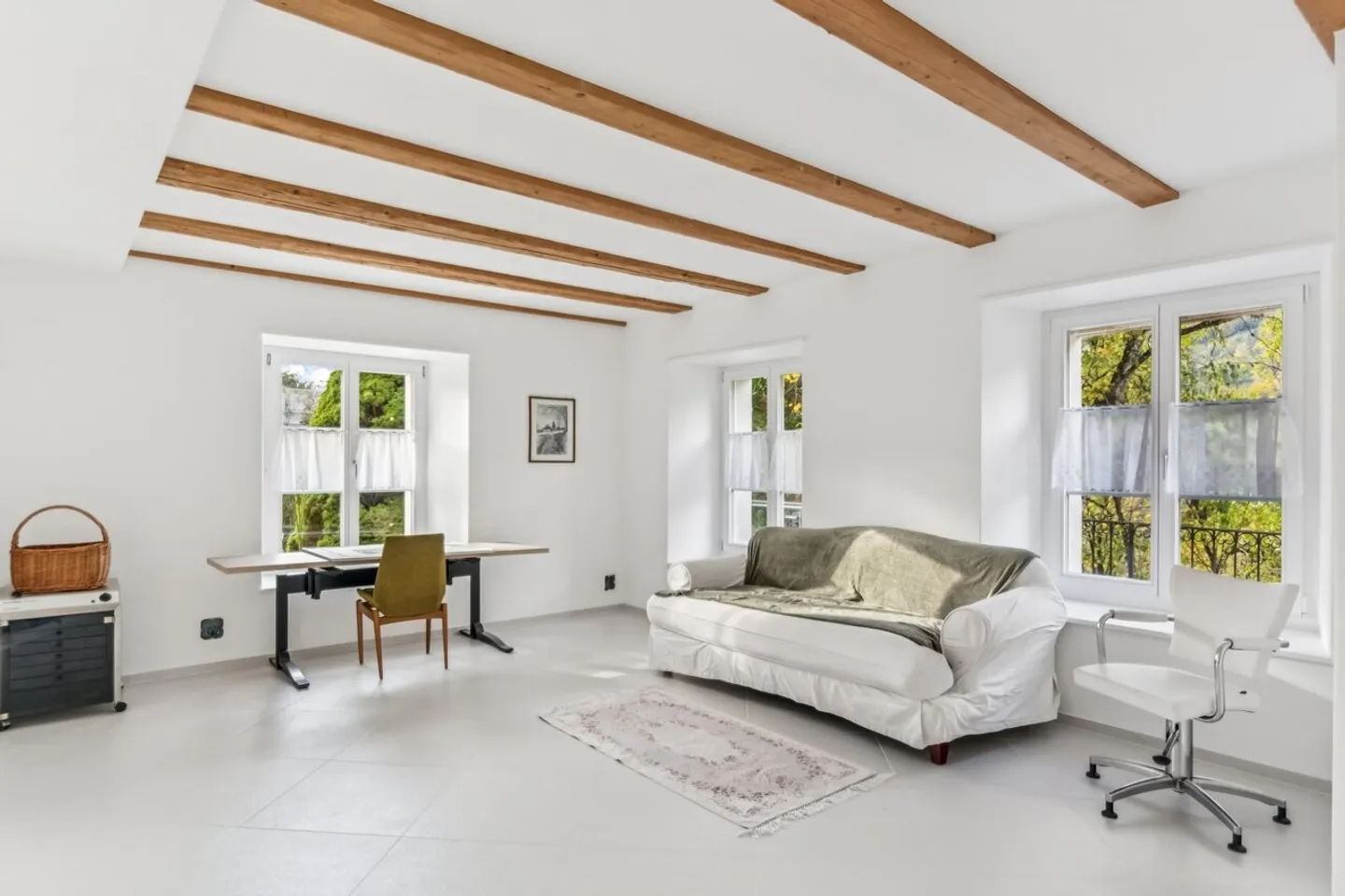 Un rifugio per l'anima e la luce nel cuore del Giura bernese - Foto 12 di 32