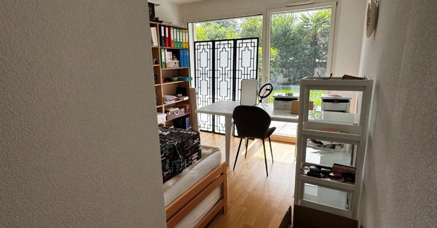 4,5-Zimmer-Wohnung in einer Eigentümergemeinschaft mit Keller im Erdgeschoss und Parkplatz - Foto 5 von 12