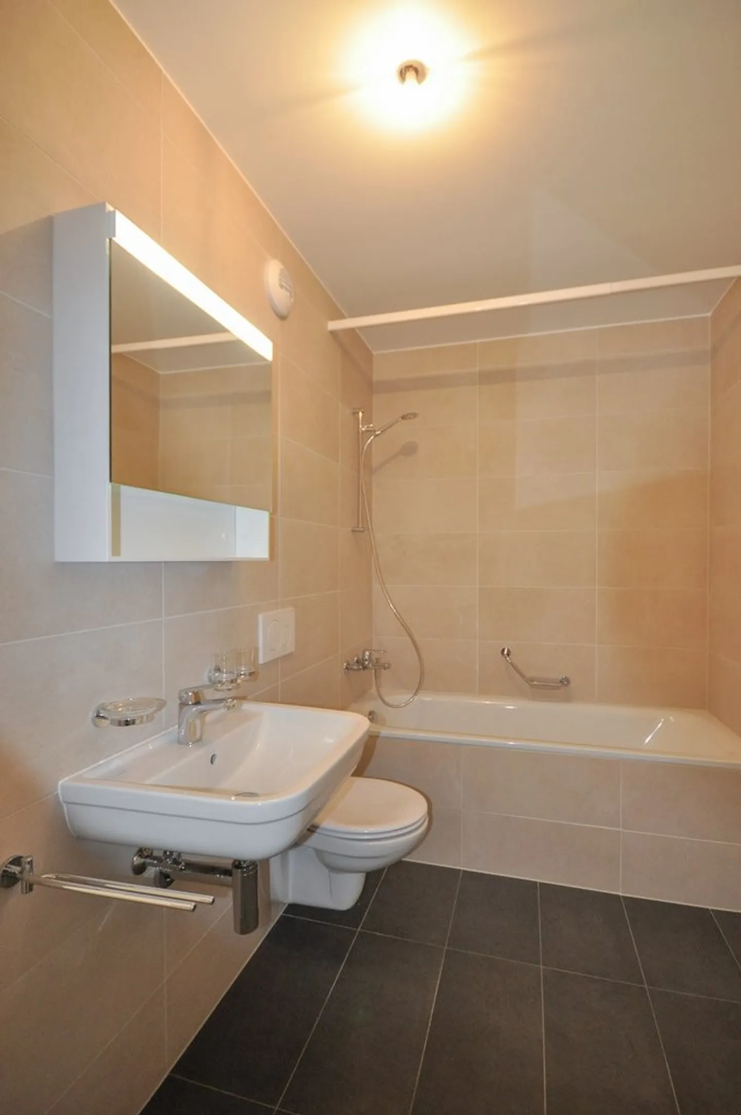 Sublime 3.5-room apartment on the 1st floor - Photo 5 of 8