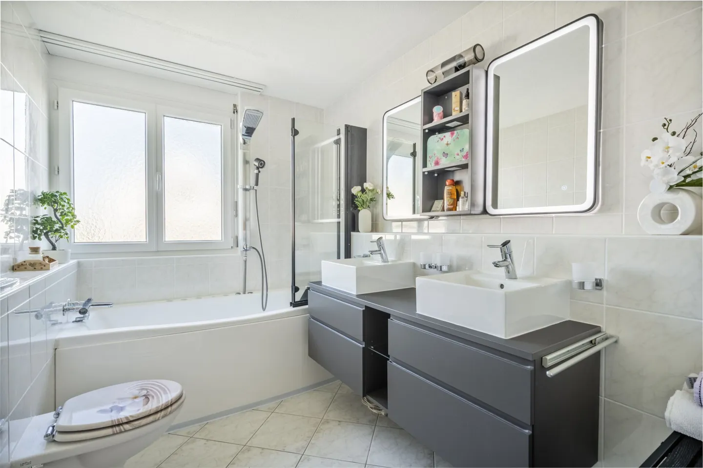 VILLA BIFAMILIARE MODERNA CON STILE E COMFORT - Foto 6 di 8