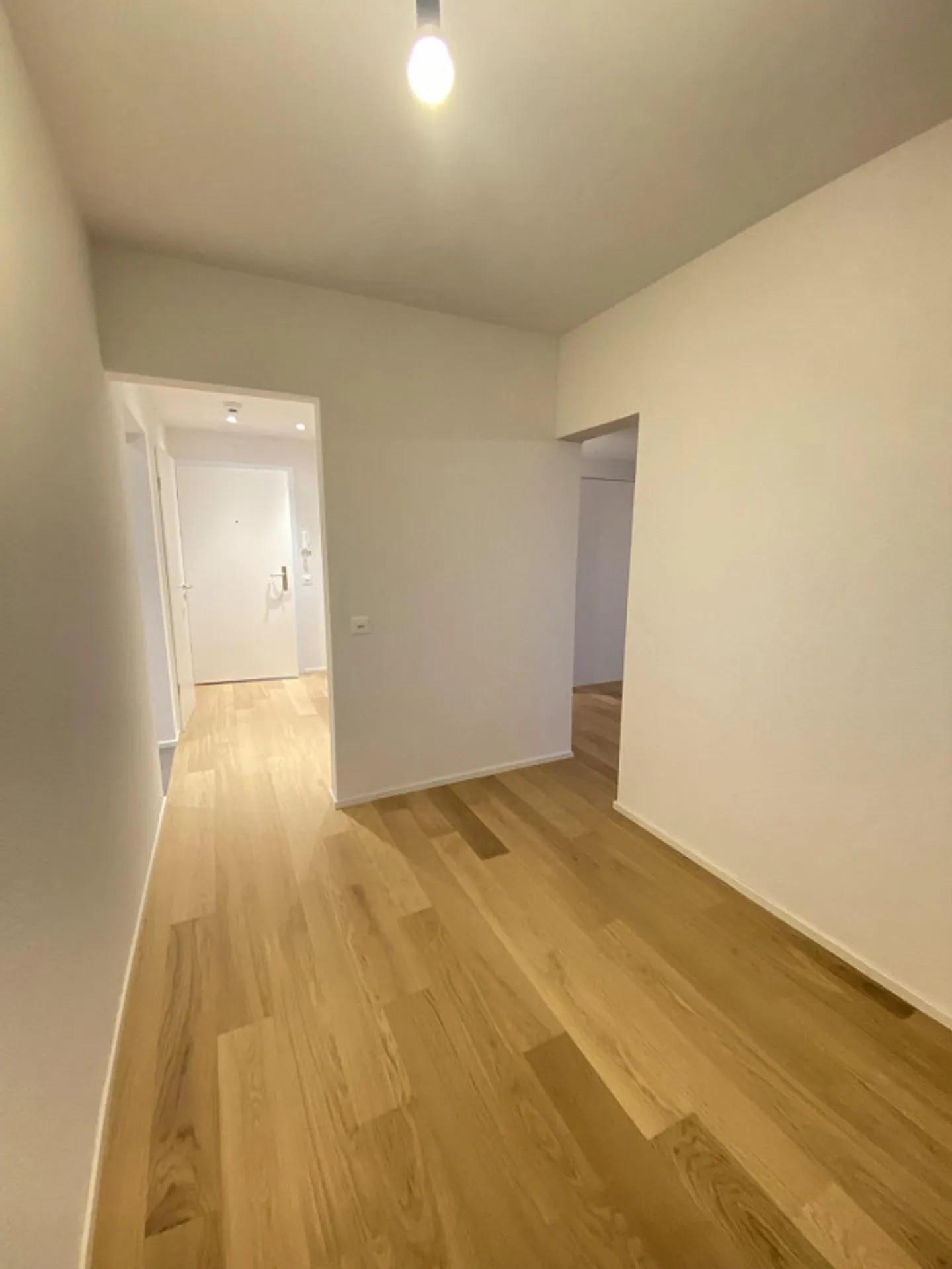 Geräumige Wohnung mit Balkon - Foto 4 von 11