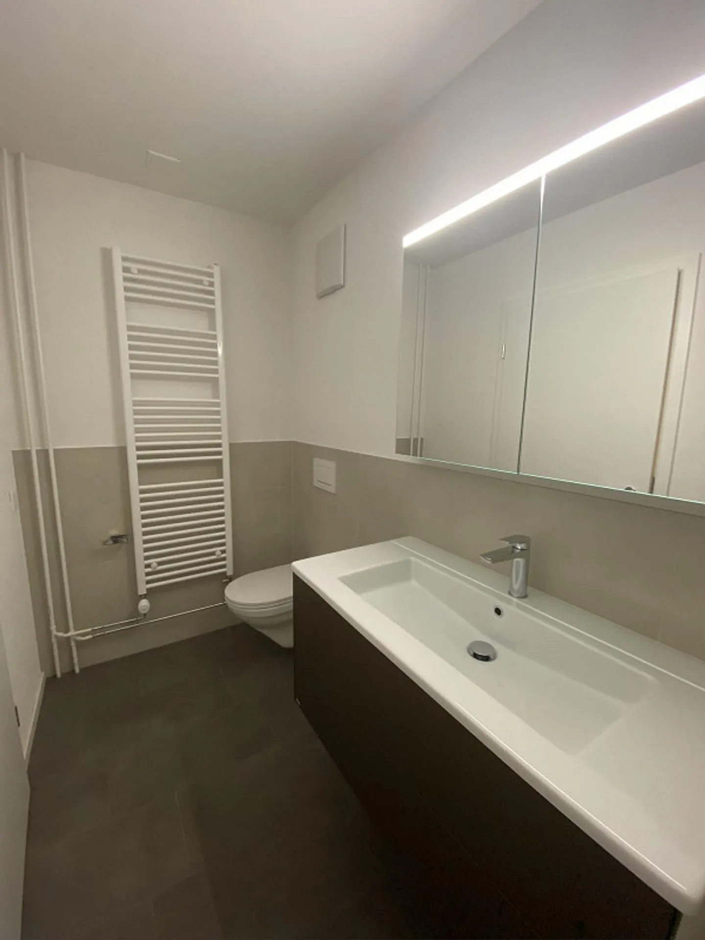 Geräumige Wohnung mit Balkon - Foto 7 von 11