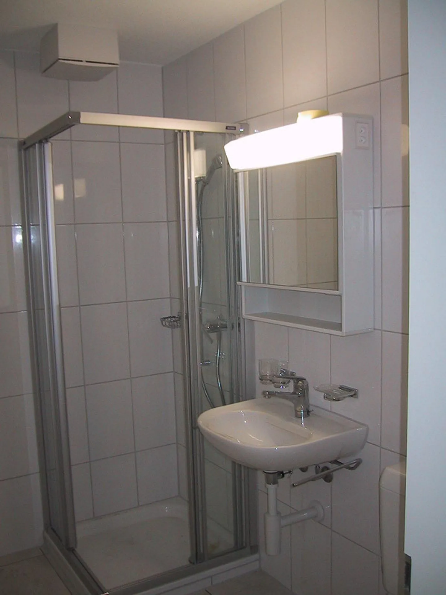 Quiet apartment in a well-maintained house - Photo 4 of 5