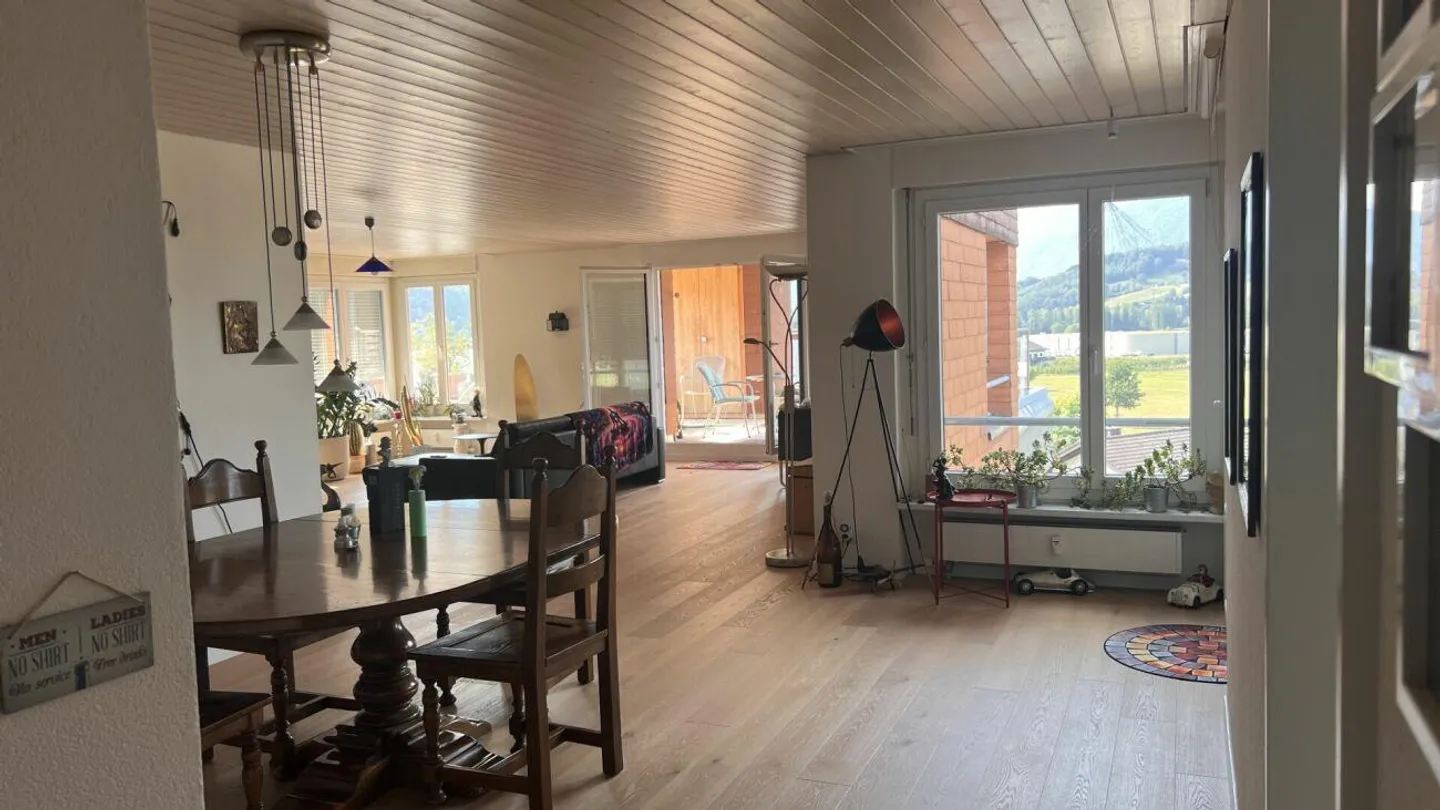 Ampio appartamento di 5,5 locali con una grande terrazza ti aspetta! - Foto 4 di 16