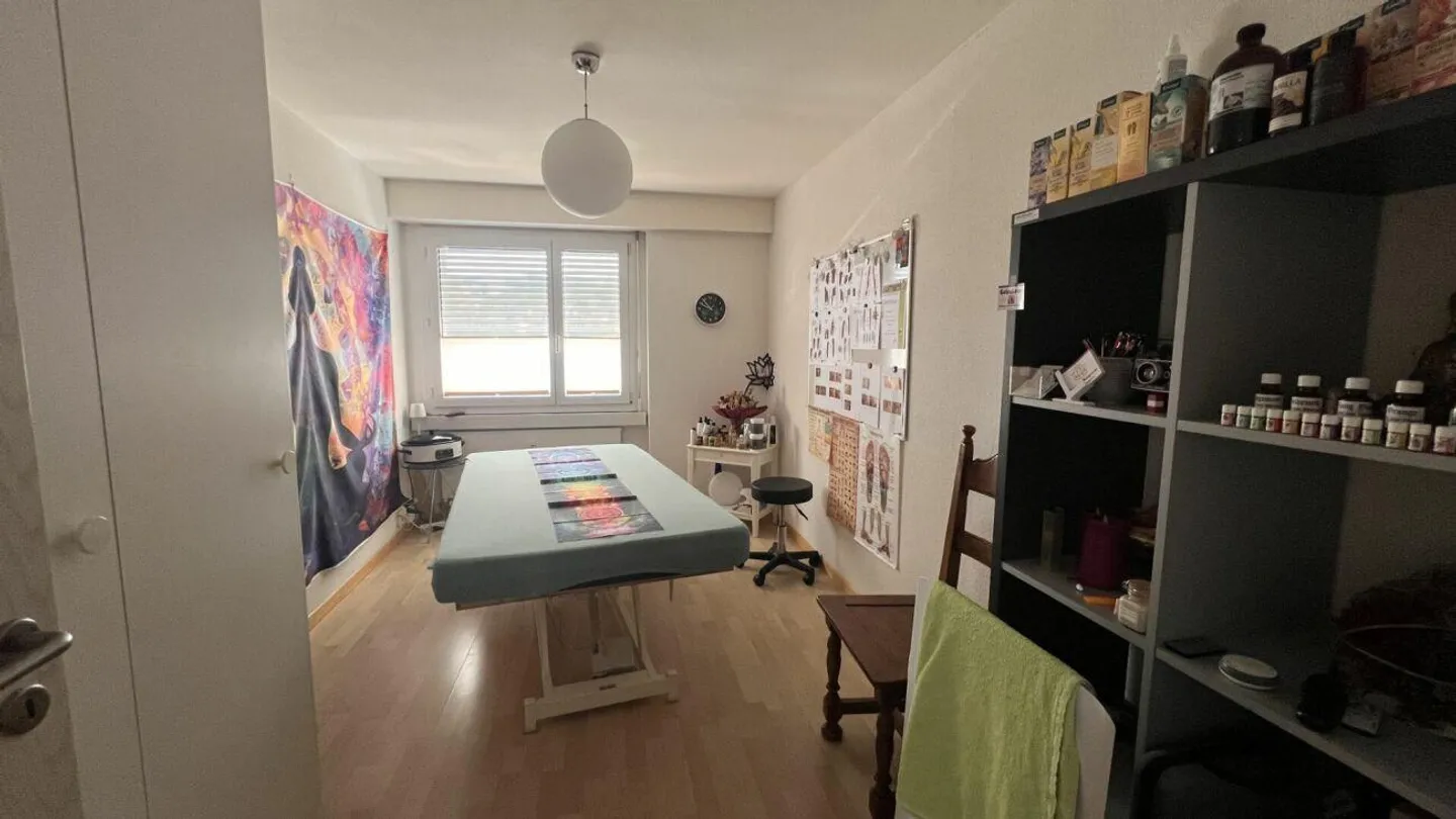 Ampio appartamento di 5,5 locali con una grande terrazza ti aspetta! - Foto 7 di 16