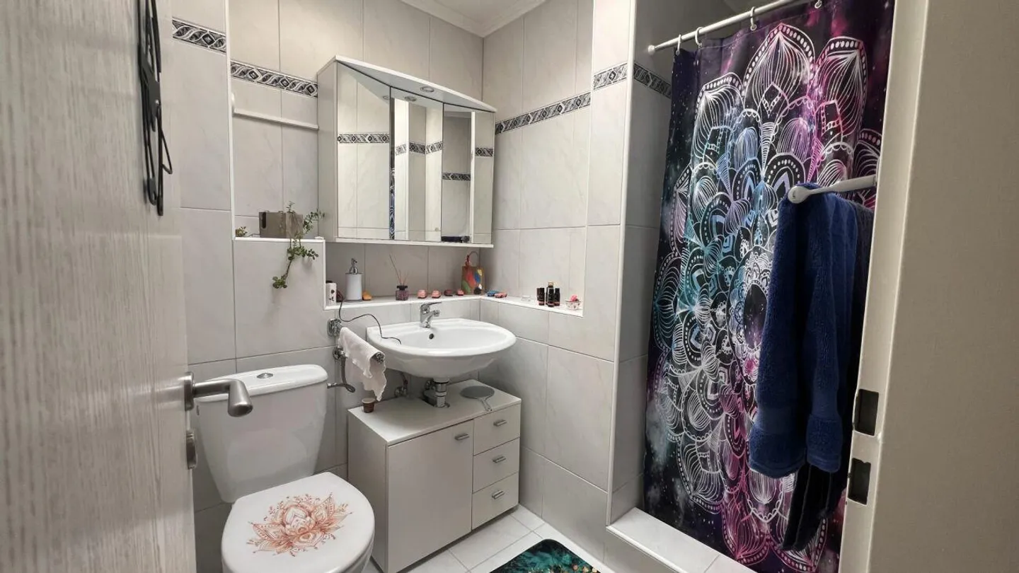 Ampio appartamento di 5,5 locali con una grande terrazza ti aspetta! - Foto 10 di 16