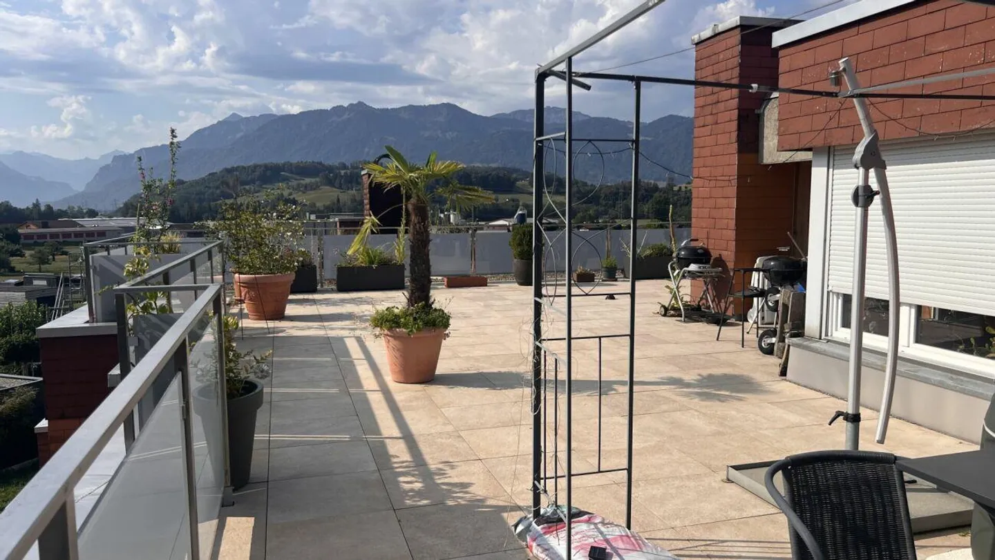 Ampio appartamento di 5,5 locali con una grande terrazza ti aspetta! - Foto 13 di 16