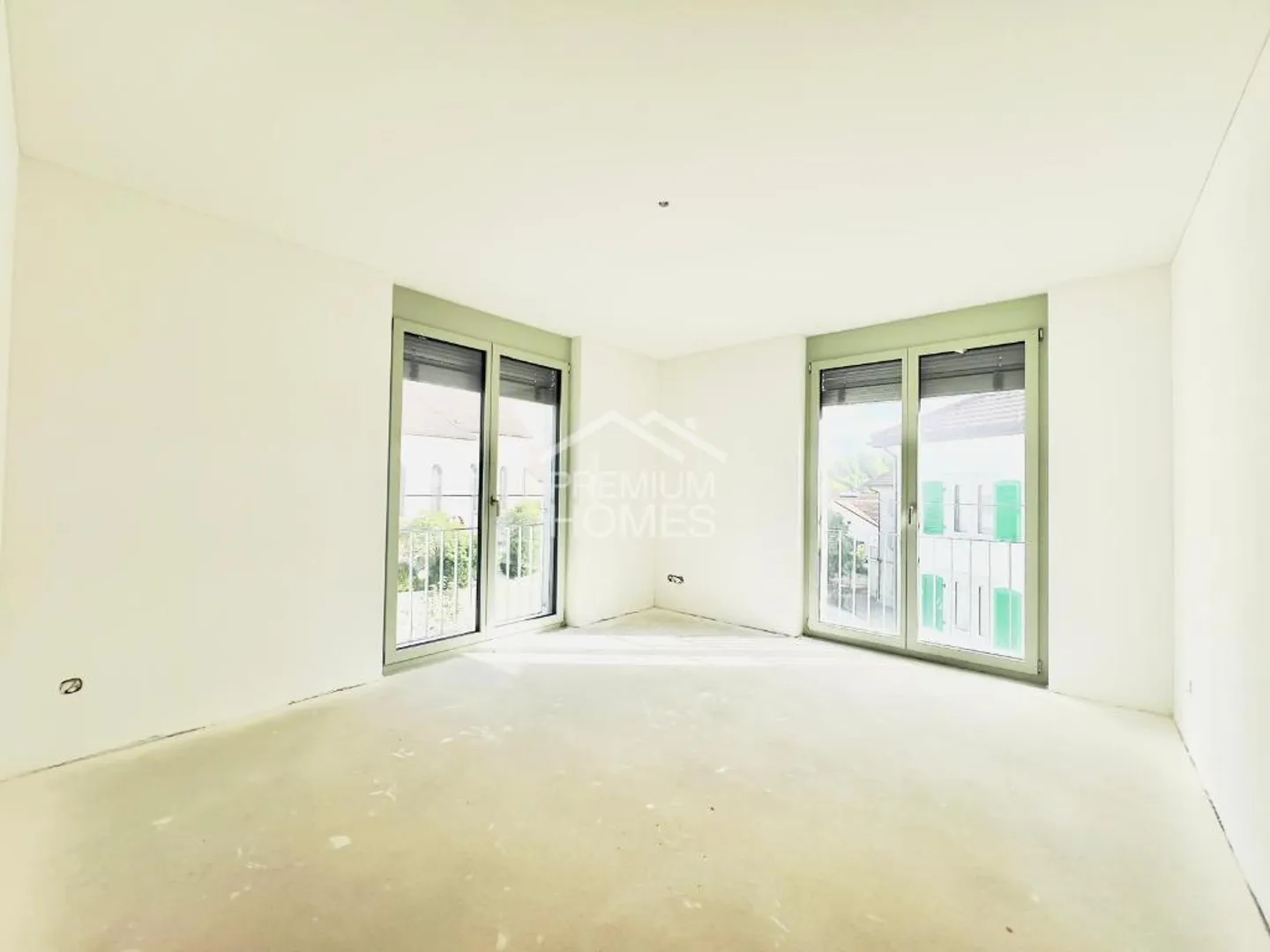 CREATIVE FREEDOM - Photo 1 of 4