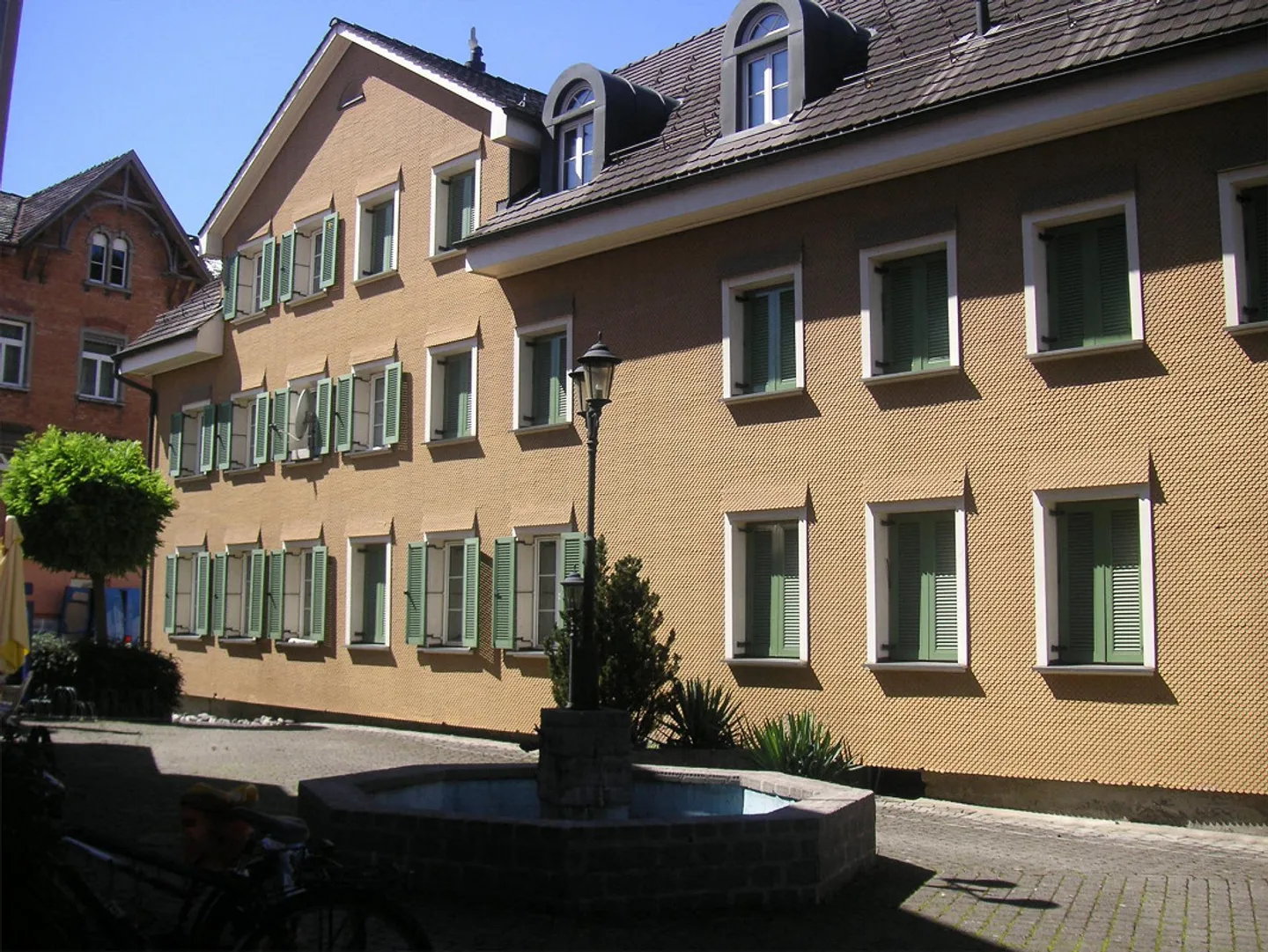 Mehrfamilienhaus mit Potenzial - Foto 2 von 23