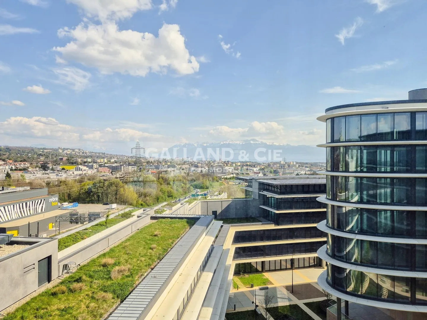 Plateau de 476m2 au 5ème étage, bureaux entièrement vitrés avec une magnifique vue - Photo 9 sur 9