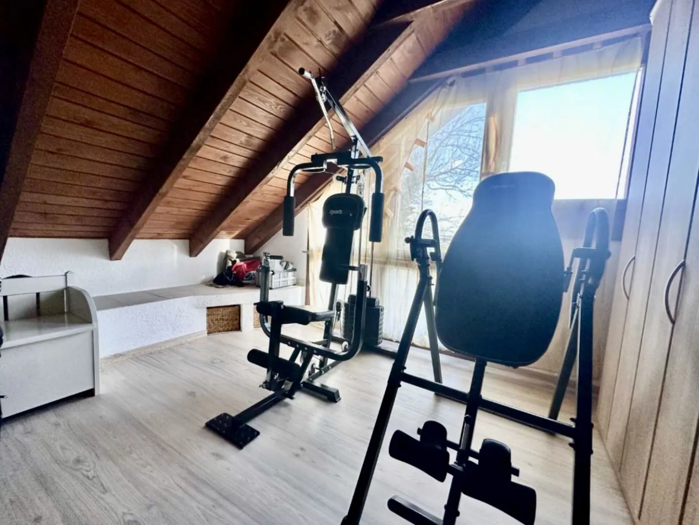 Casa unifamiliare spaziosa e speciale in una posizione tranquilla. Nessuna casa 0815! - Foto 8 di 14