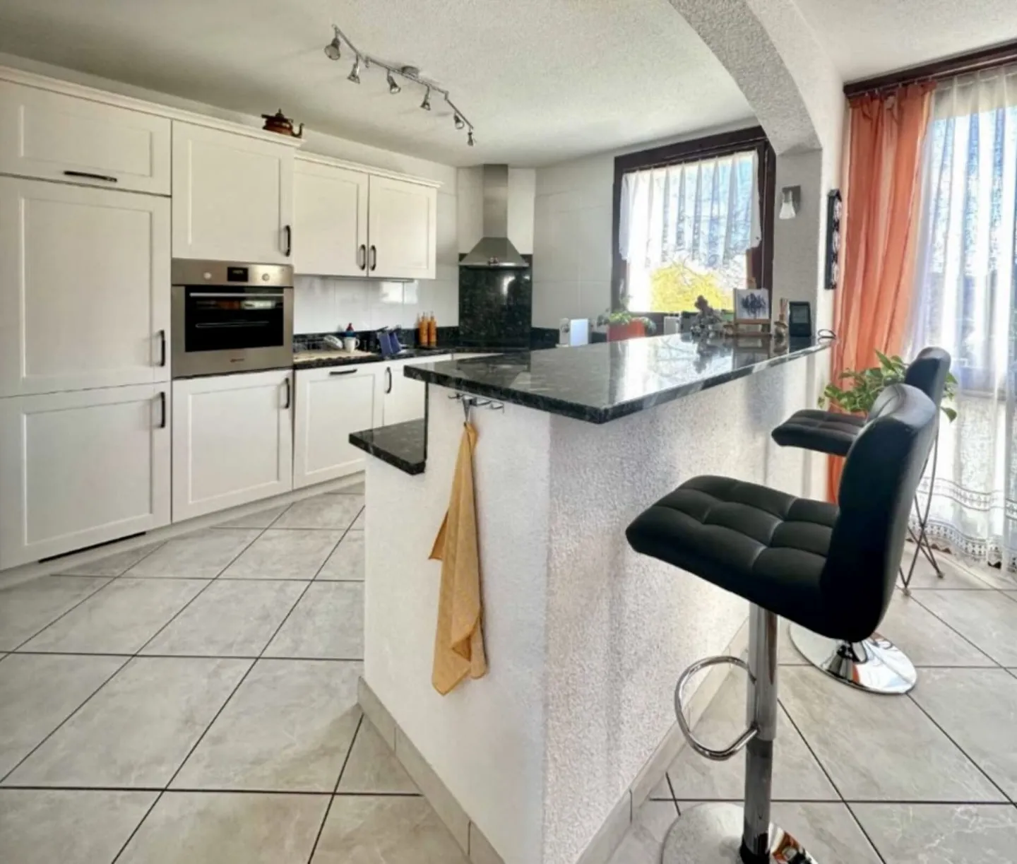 Casa unifamiliare spaziosa e speciale in una posizione tranquilla. Nessuna casa 0815! - Foto 2 di 14