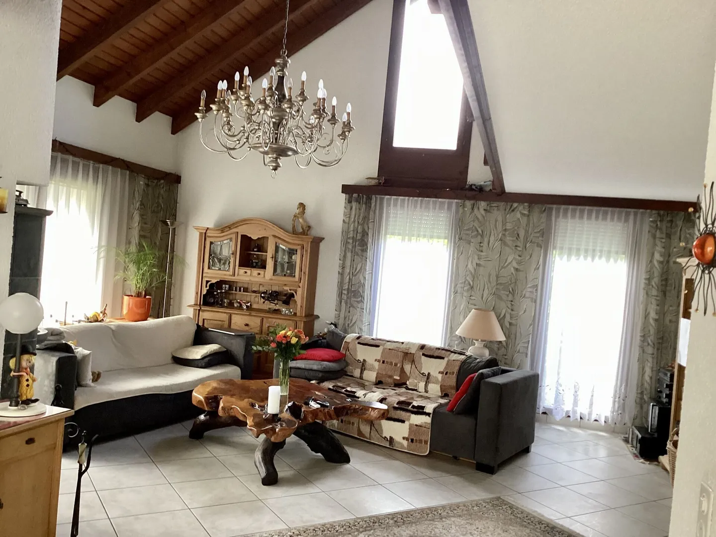 Casa unifamiliare spaziosa e speciale in una posizione tranquilla. Nessuna casa 0815! - Foto 4 di 14