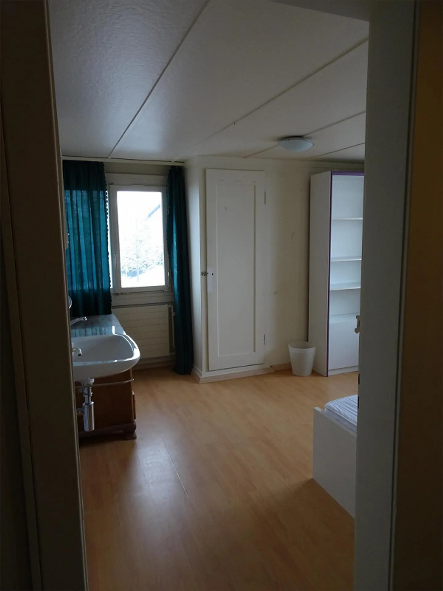 Room with private fridge, TV and Wi-Fi - Photo 2 of 3