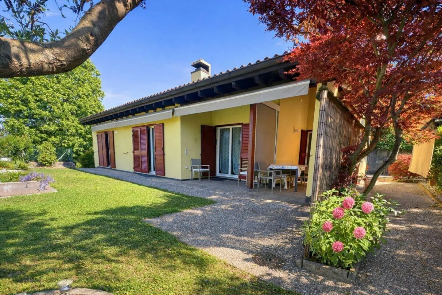 Wonderful single-family house with garden, view and sunny position... - Photo 4 of 20