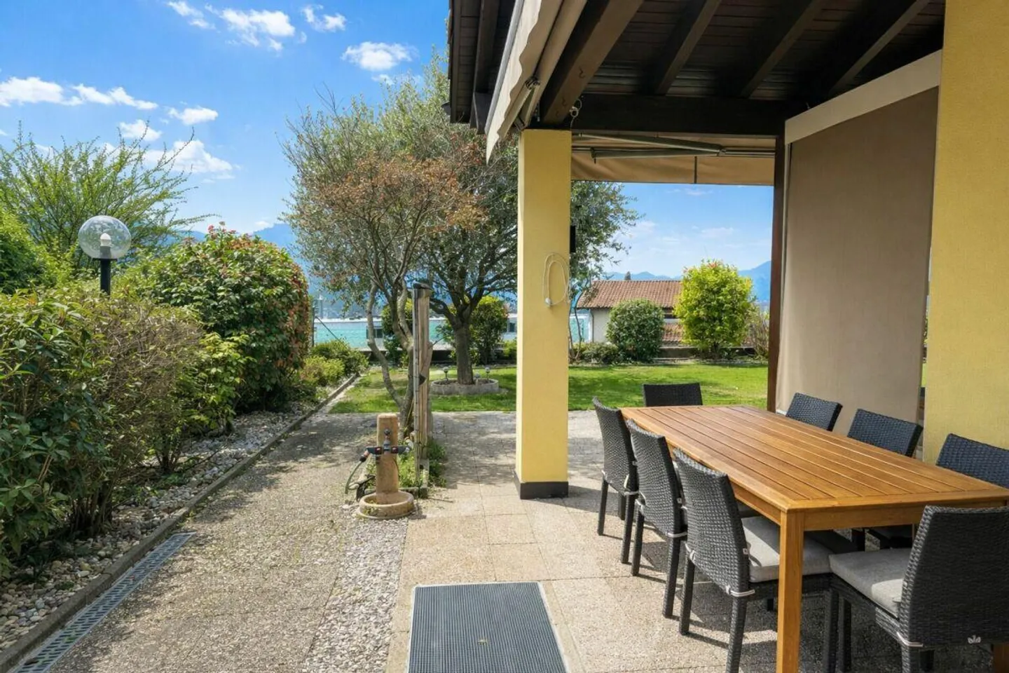 Wonderful single-family house with garden, view and sunny position... - Photo 5 of 20