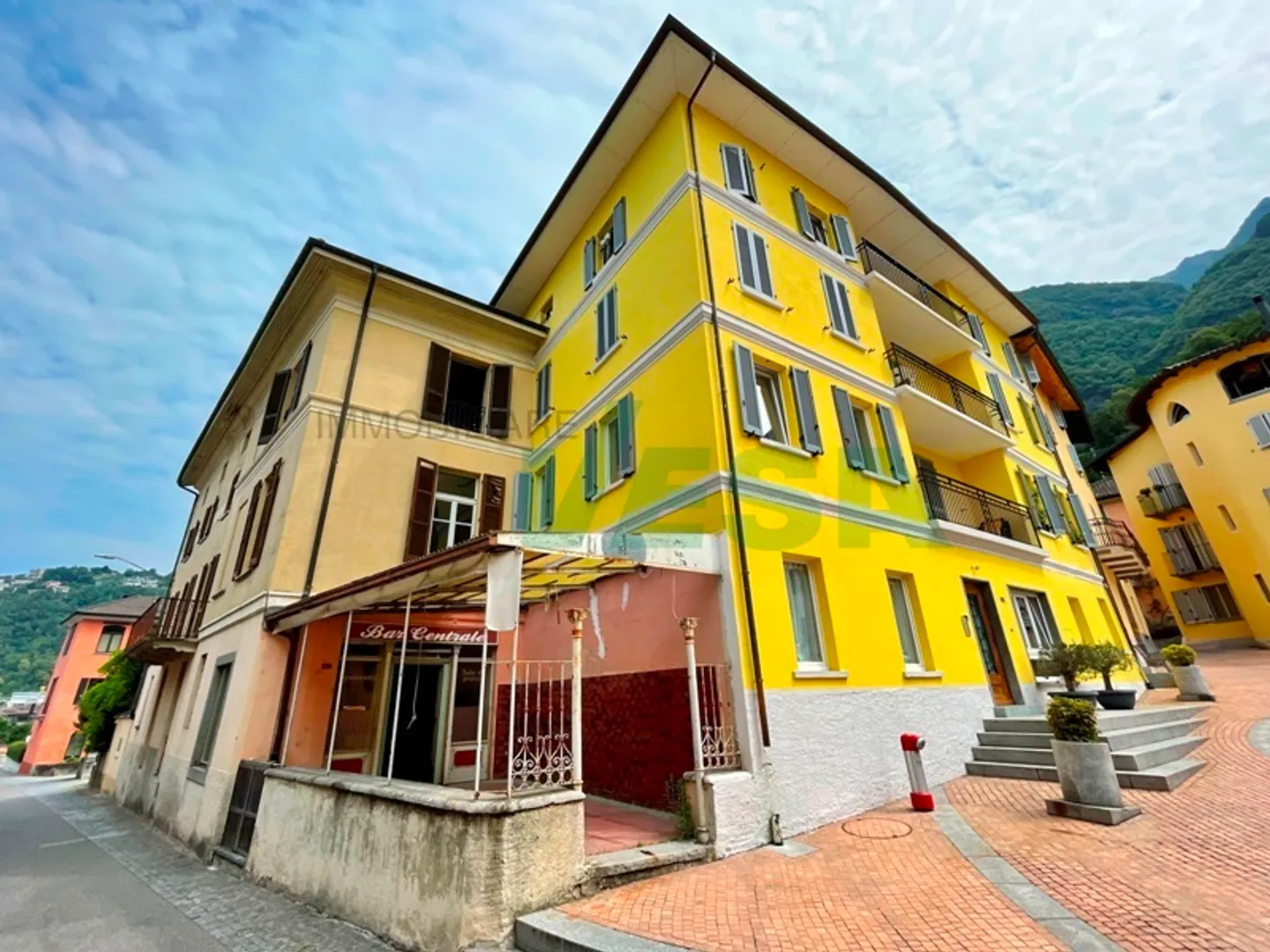 Affascinante casa tradizionale ticinese nel nucleo con vista lago - Foto 2 di 11