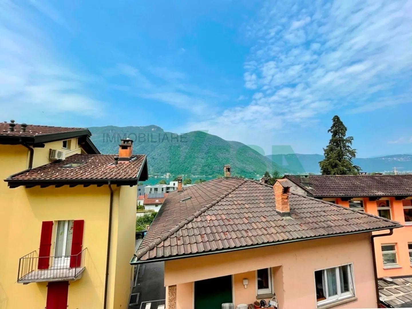 Affascinante casa tradizionale ticinese nel nucleo con vista lago - Foto 4 di 11