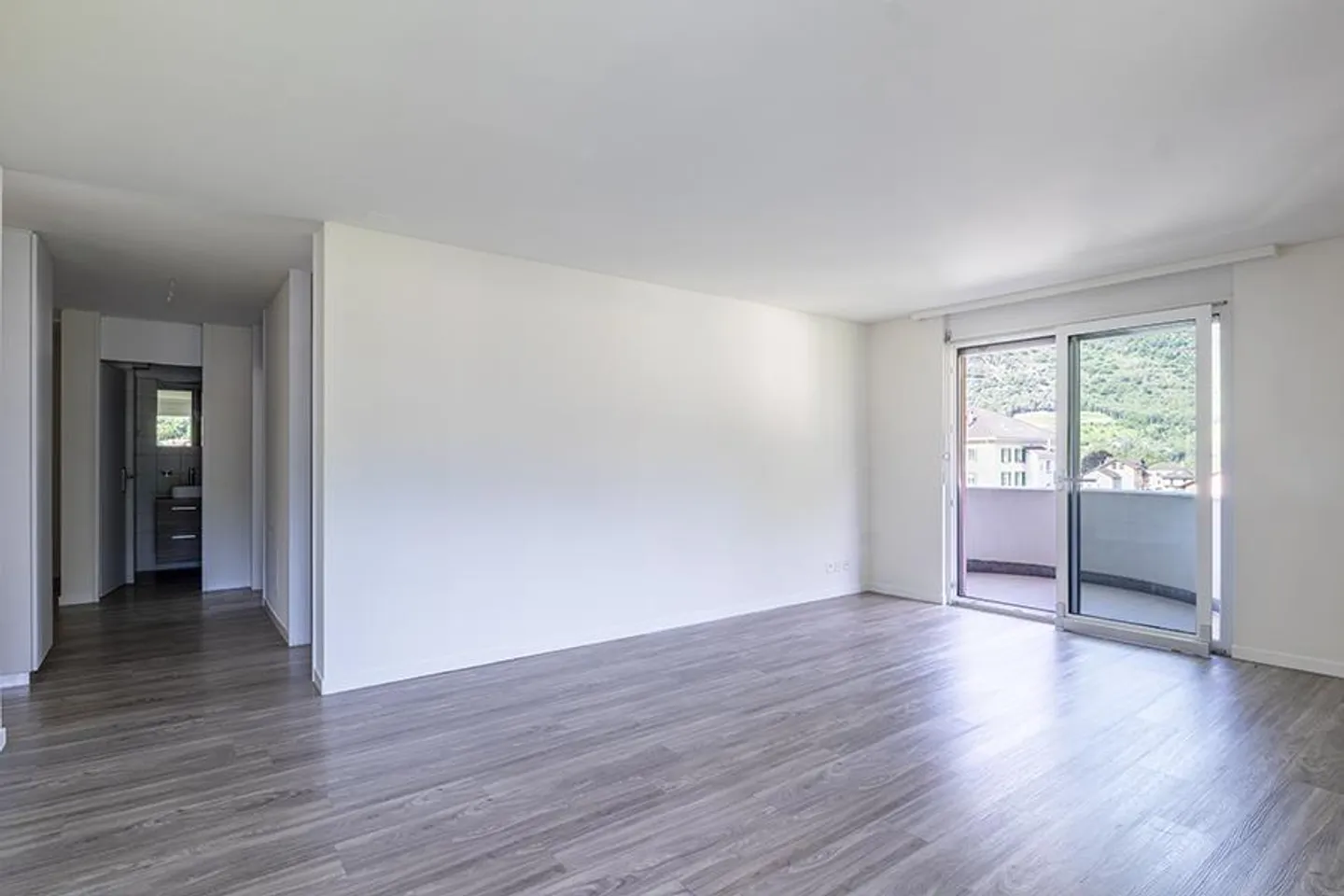 FAMILIARE 4.5 LOCALI A BIASCA - Foto 1 di 10