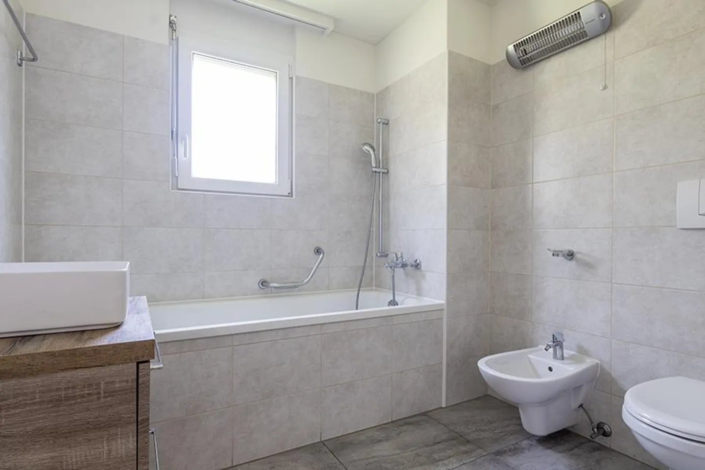 FAMILIARE 4.5 LOCALI A BIASCA - Foto 7 di 10