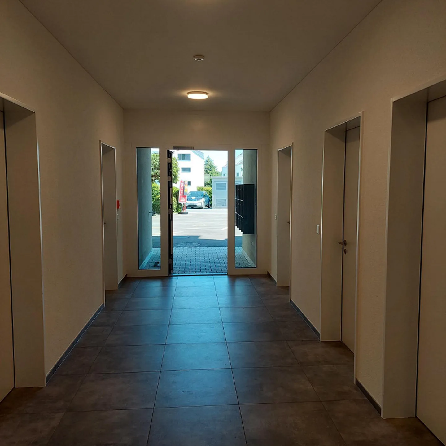 Bright commercial space in the heart of 5644 Auw - Photo 6 of 8