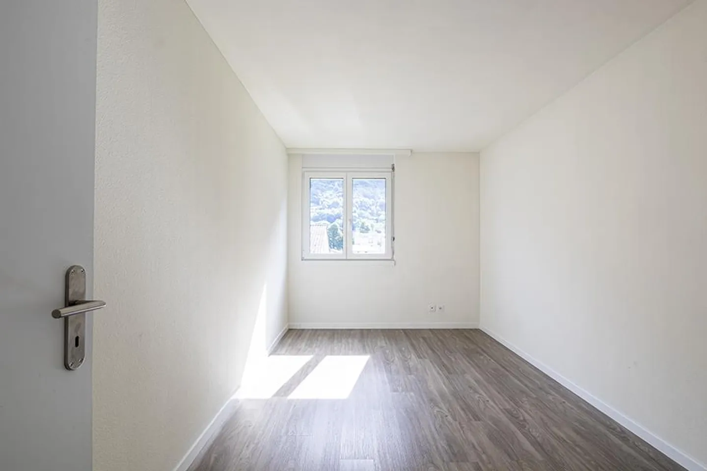 FAMILIARE 4.5 LOCALI A BIASCA - Foto 8 di 10