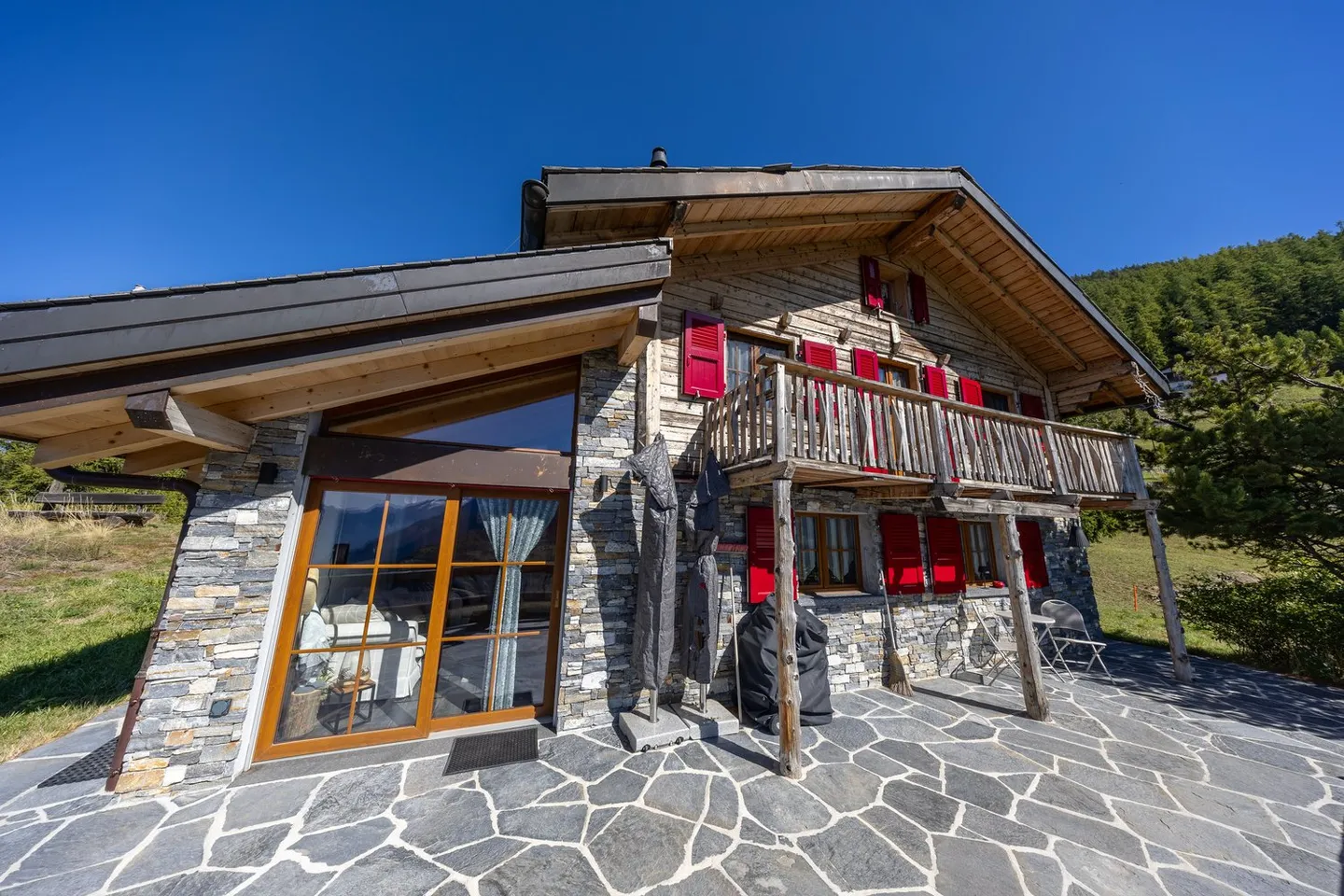 Beau chalet en bois et en pierre avec un emplacement exceptionnel - Photo 4 sur 21