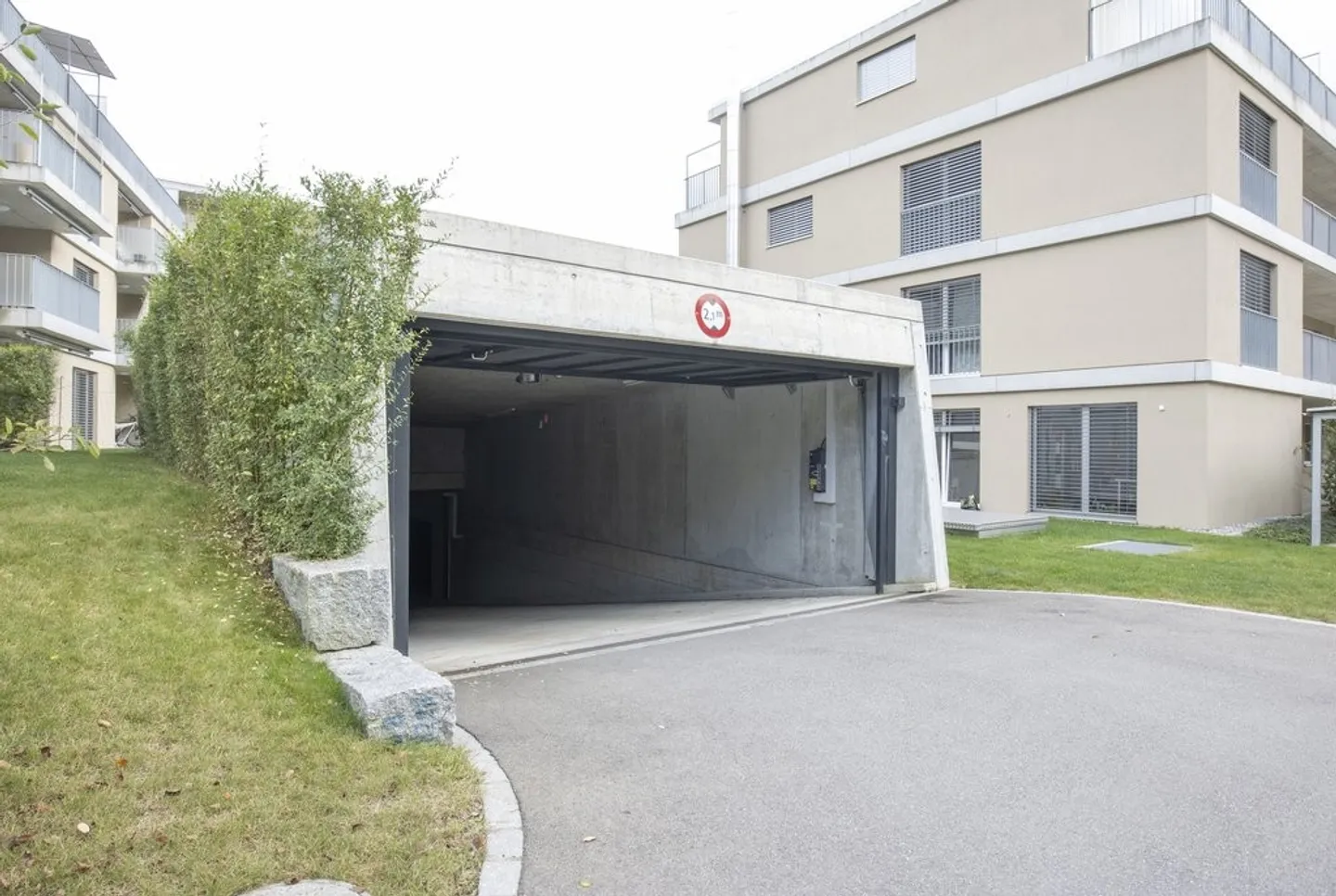 Posti auto con stazione di ricarica E-Mobility in affitto - Foto 1 di 1