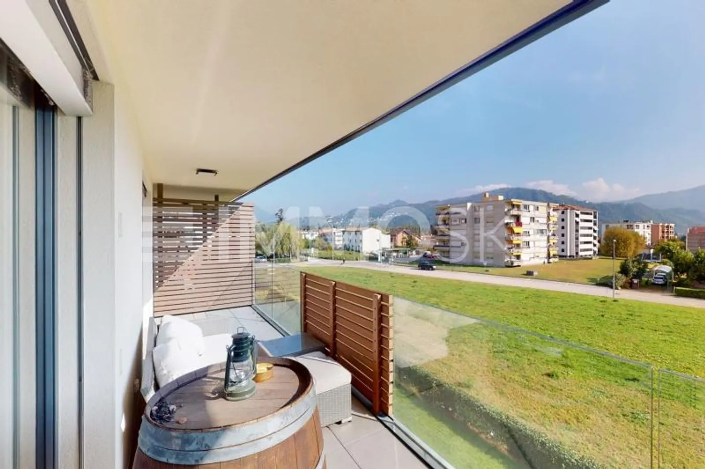 Modern Apartment with Terrace - Photo 6 of 7