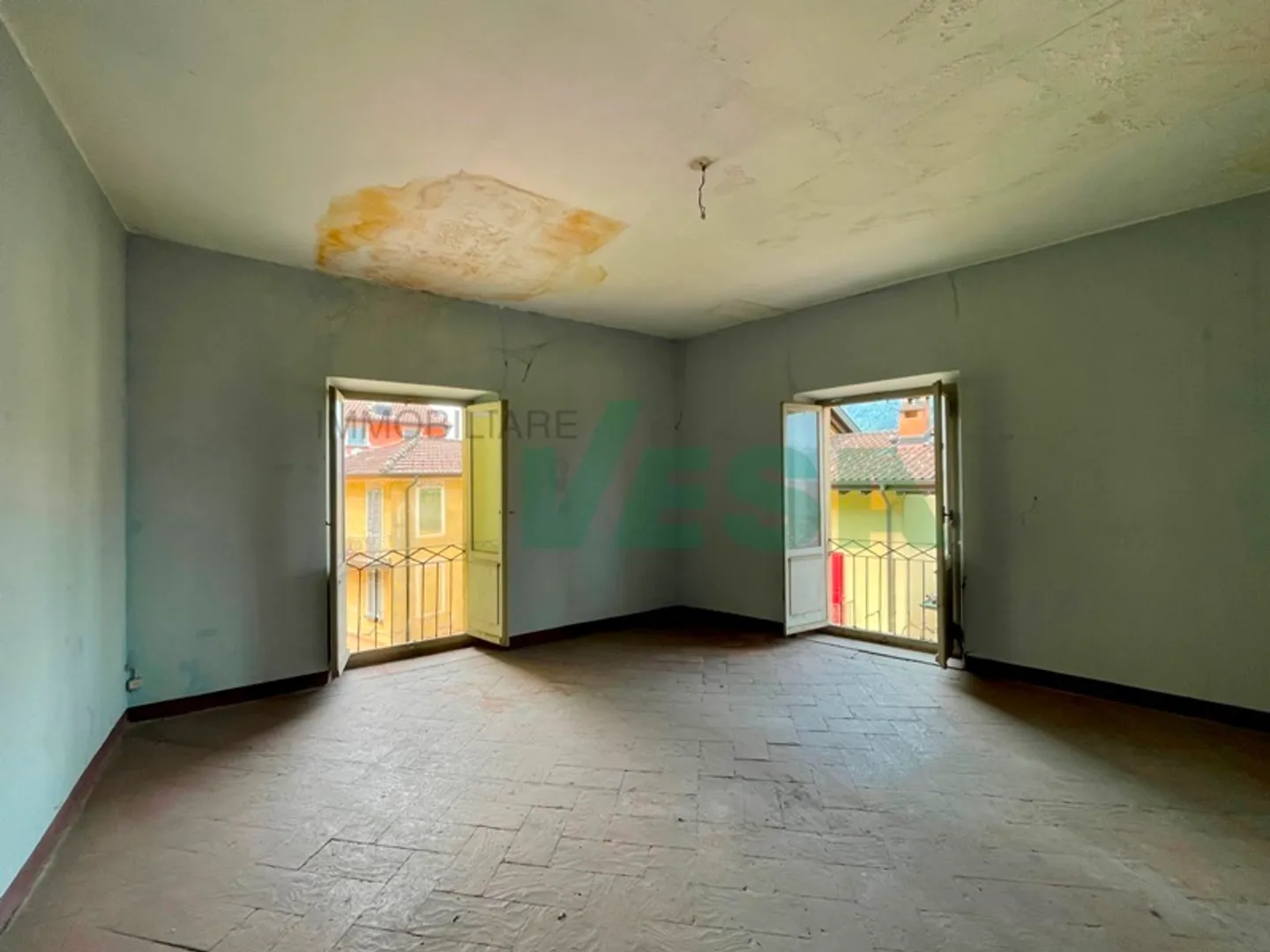 Affascinante casa tradizionale ticinese nel nucleo con vista lago - Foto 9 di 11