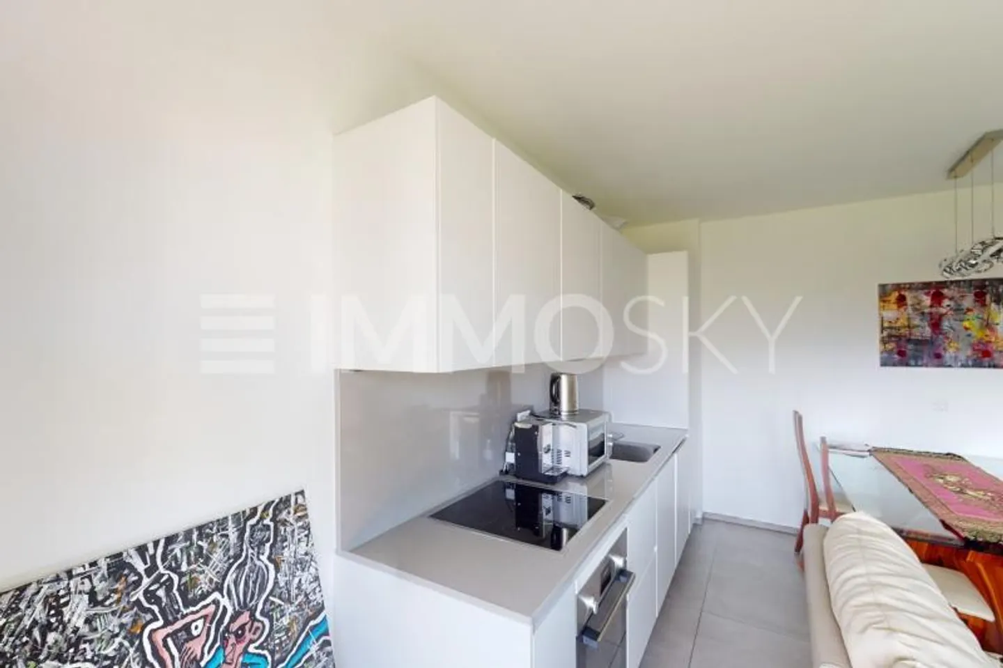 Modern Apartment with Terrace - Photo 3 of 7