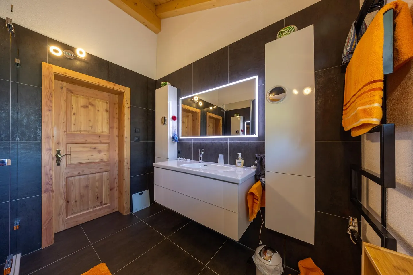 Beau chalet en bois et en pierre avec un emplacement exceptionnel - Photo 15 sur 21