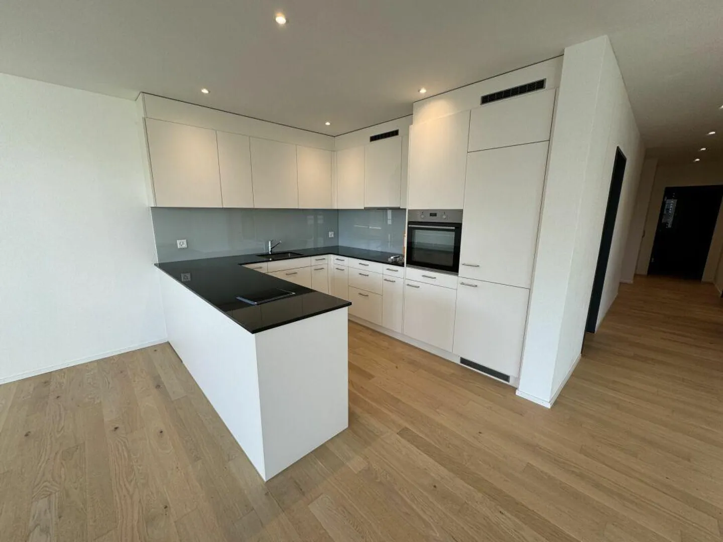 Modernes 3.5-Zimmer-Apartment - Foto 2 von 12
