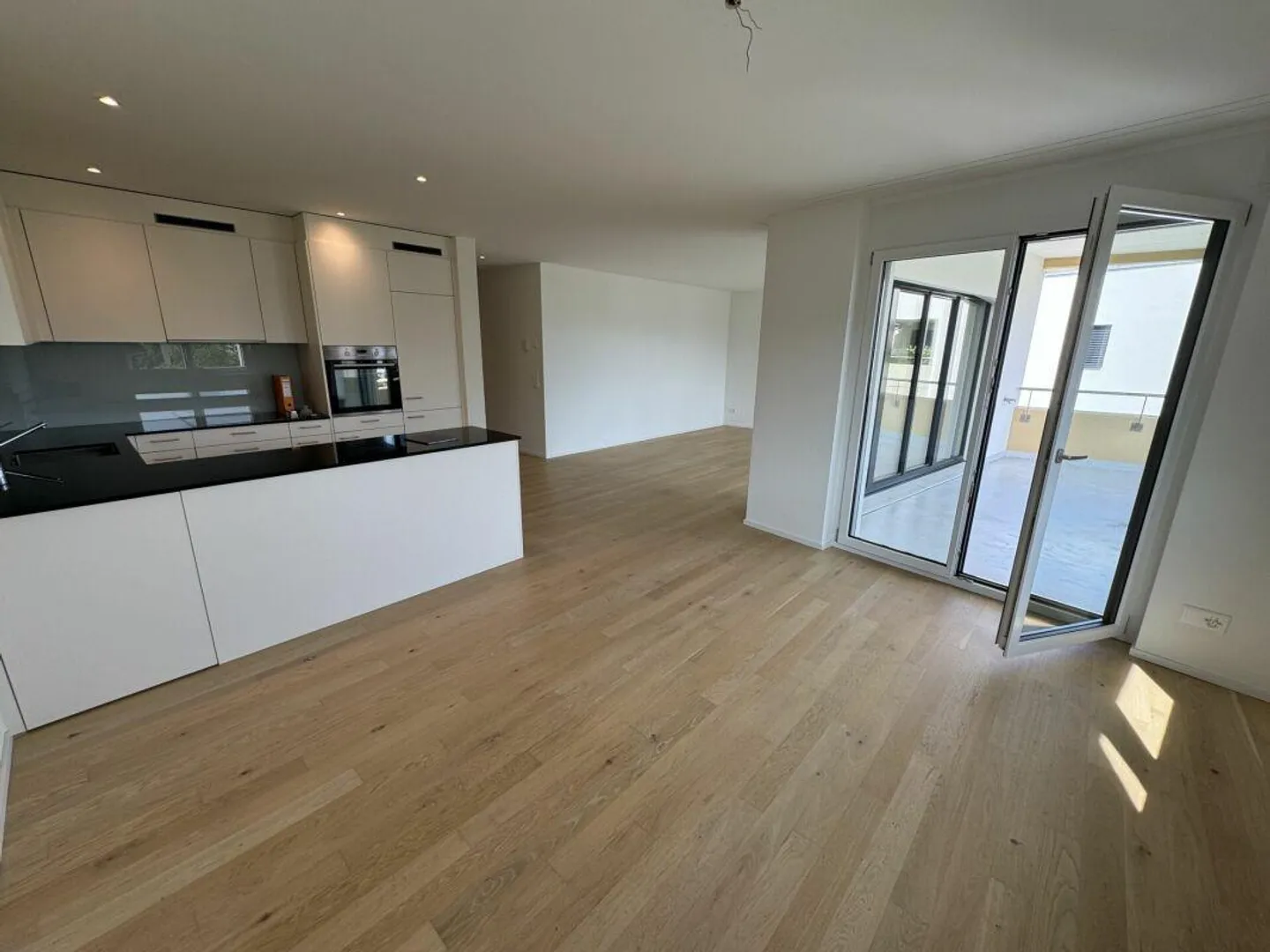 Modernes 3.5-Zimmer-Apartment - Foto 3 von 12