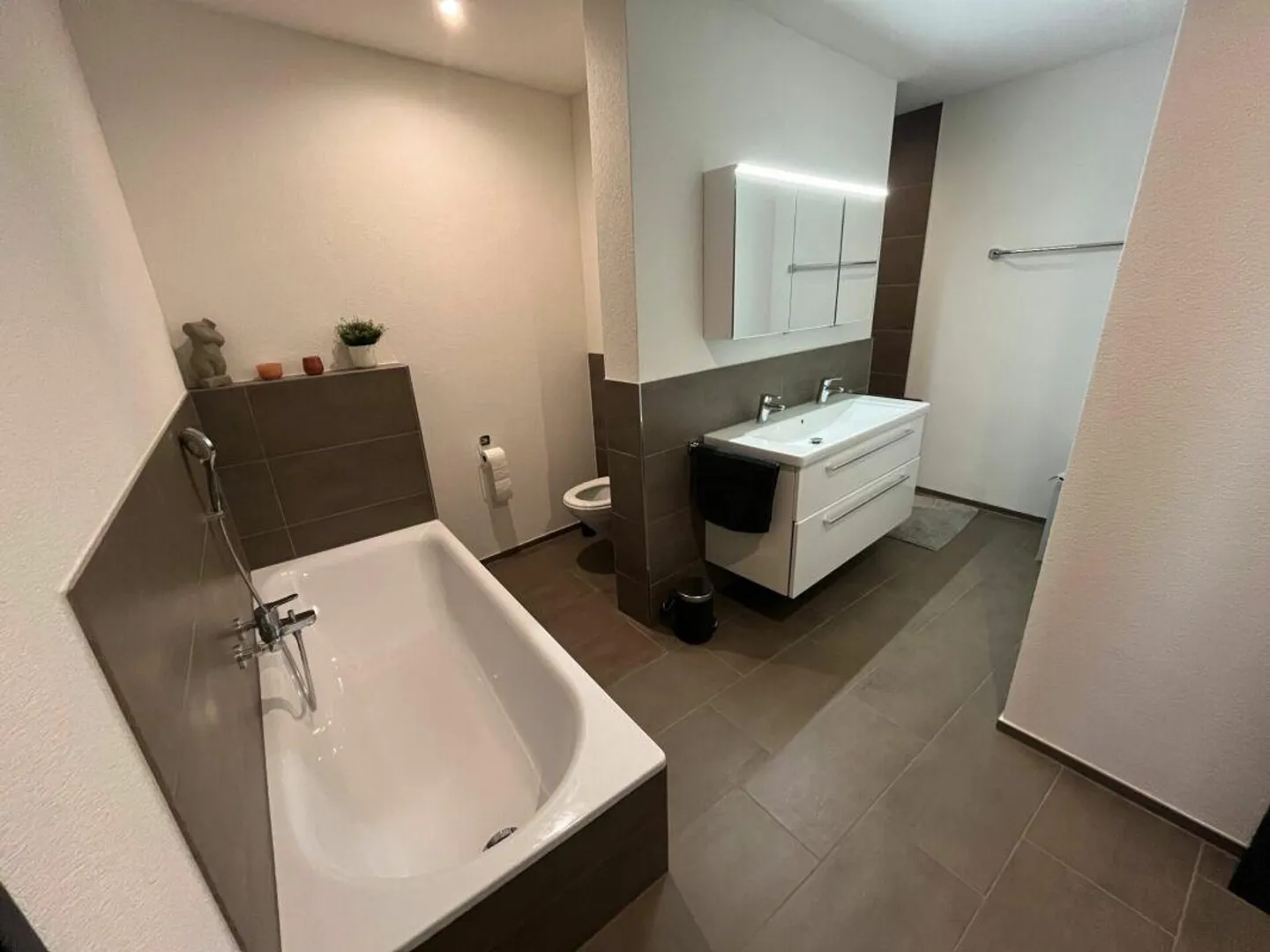 Modernes 3.5-Zimmer-Apartment - Foto 8 von 12