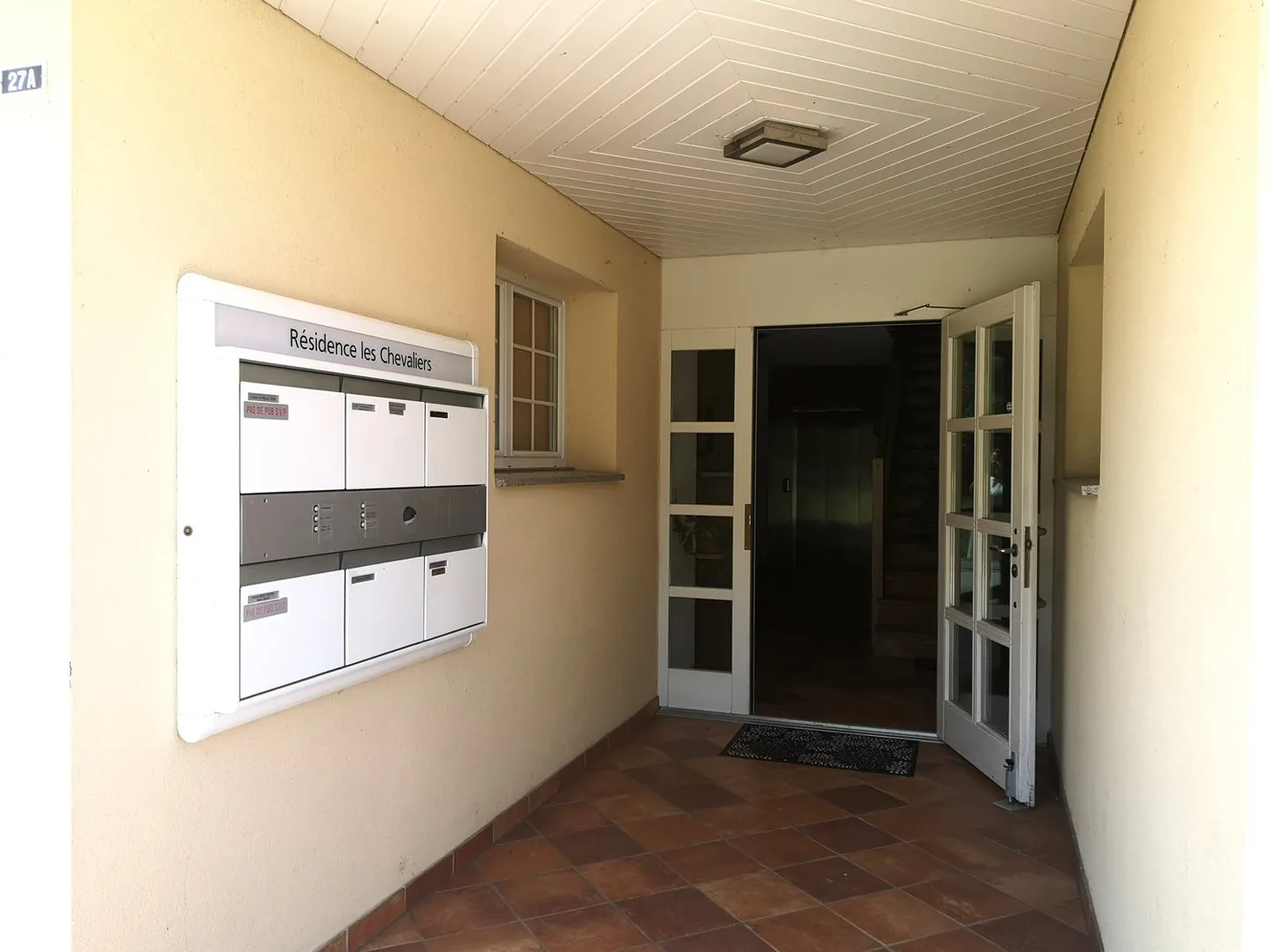 Baisse prix : appartement au 1er étage avec ascenseur, véranda et grand balcon - Photo 4 of 35