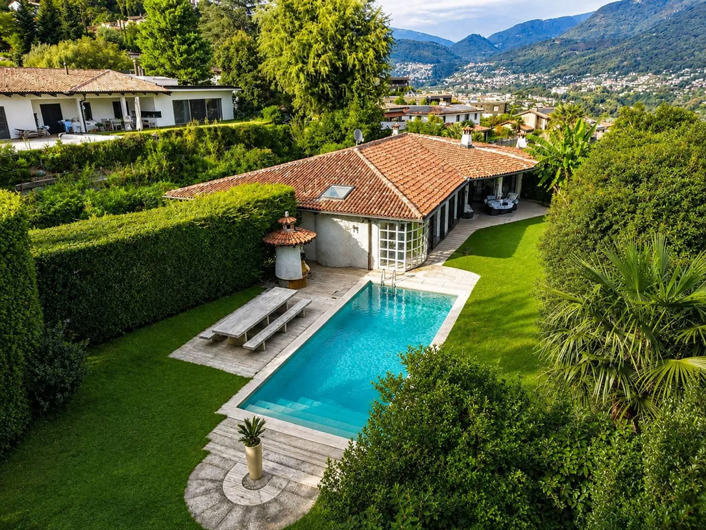Elegante Villa Unifamiliare a Savosa - Foto 2 di 13