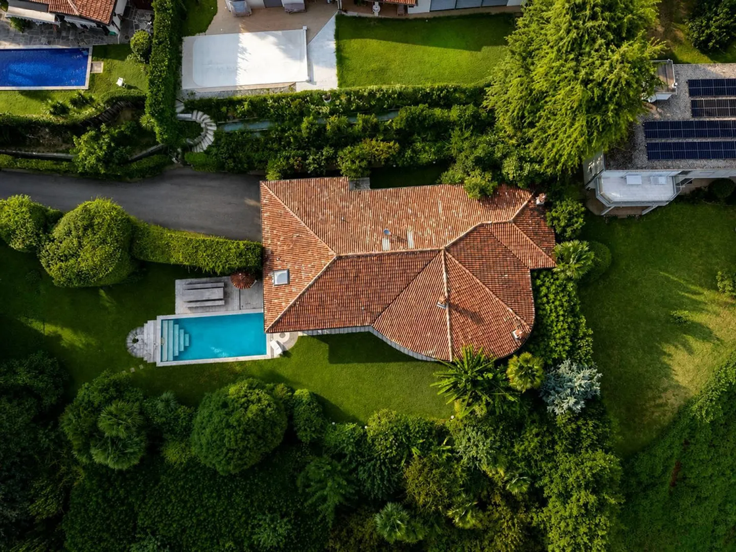 Elegante Villa Unifamiliare a Savosa - Foto 3 di 13