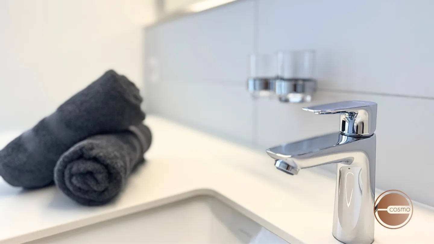 APPARTEMENT CENTRAL EN ATTIC À ZURICH NORD - Photo 12 sur 14