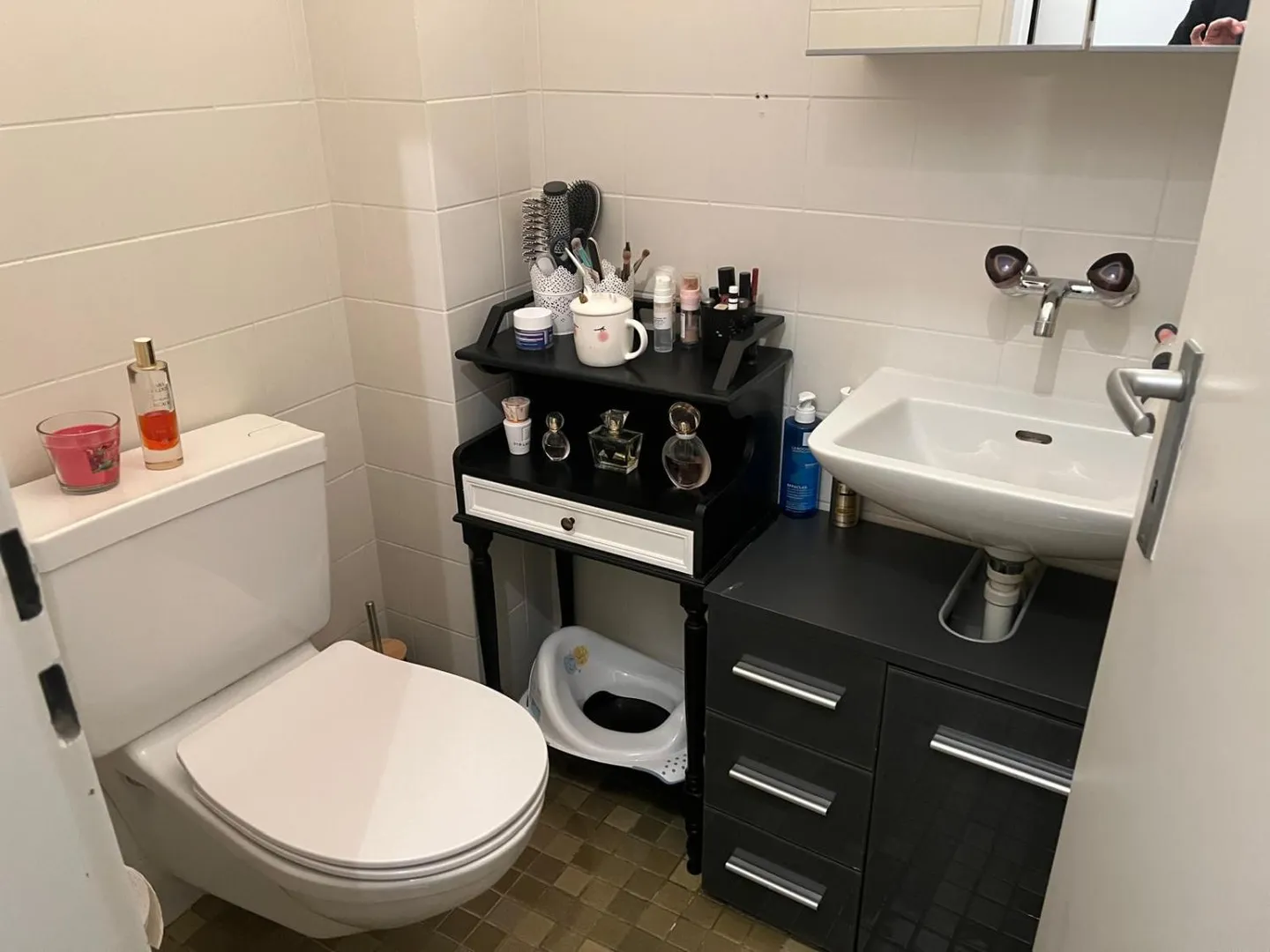 Peseux - 4-Zimmer-Familienwohnung in ruhiger Lage - Foto 7 von 8