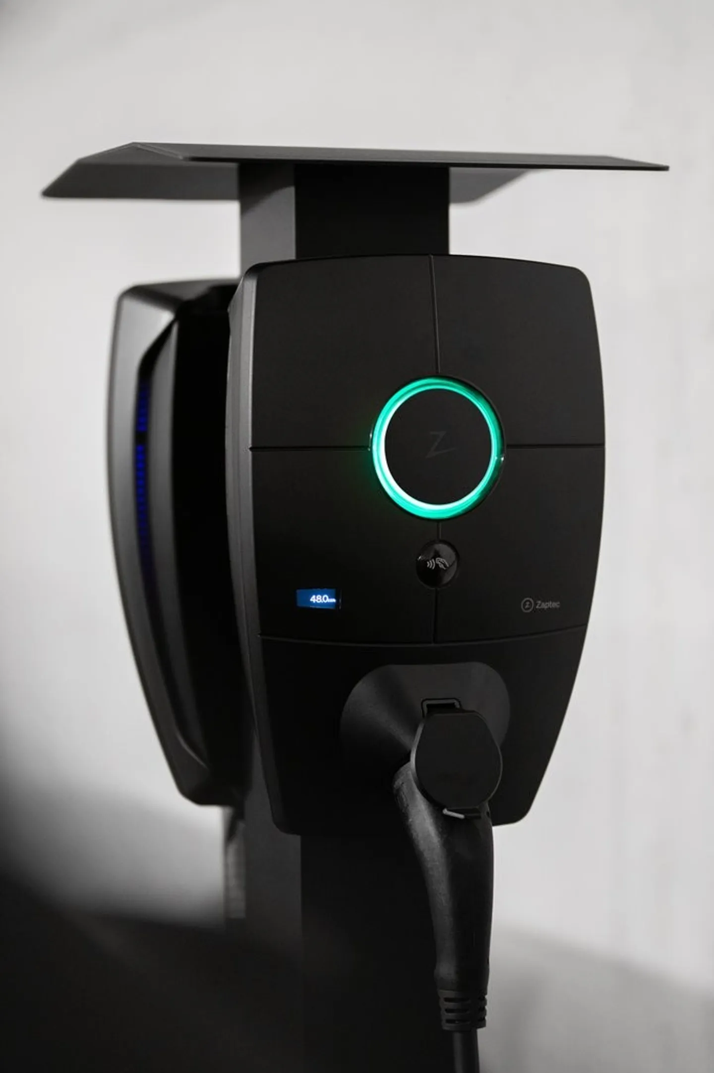 Innenparkplatz mit Ladestation - Foto 2 von 2