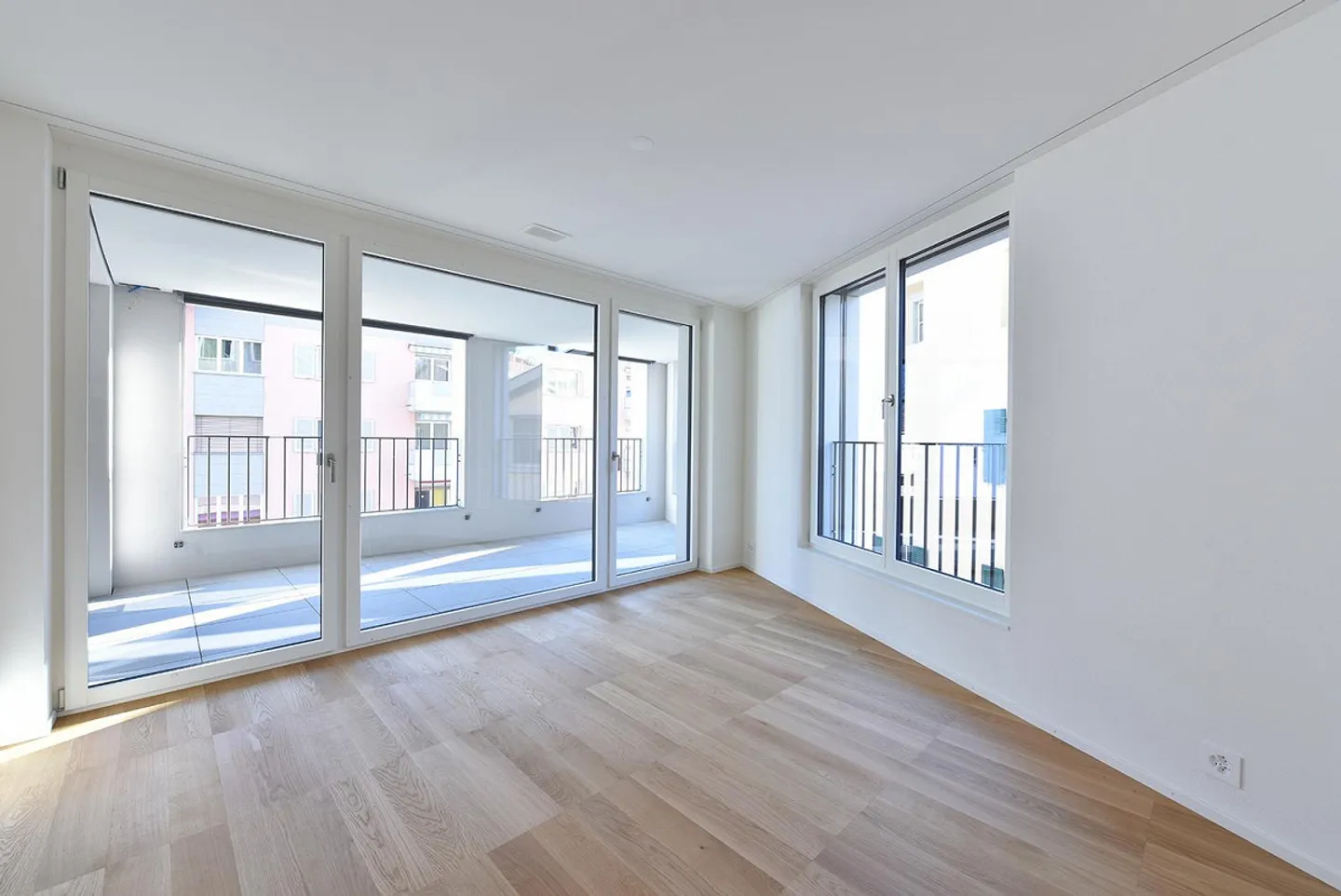 Beautiful apartment in a central location - Photo 3 of 5