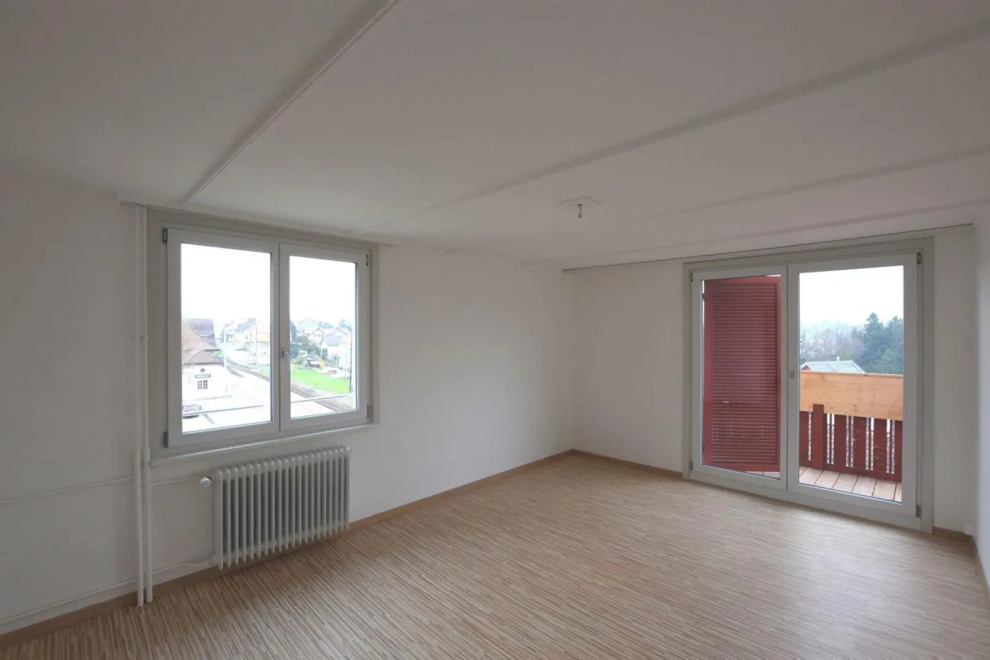 Renovated apartment with balcony - Photo 6 of 8