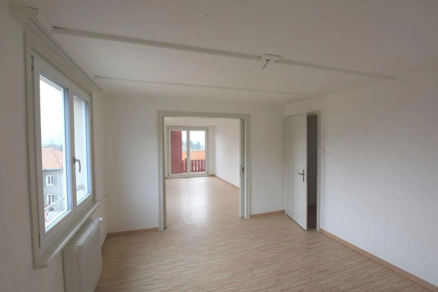 Renovated apartment with balcony - Photo 7 of 8