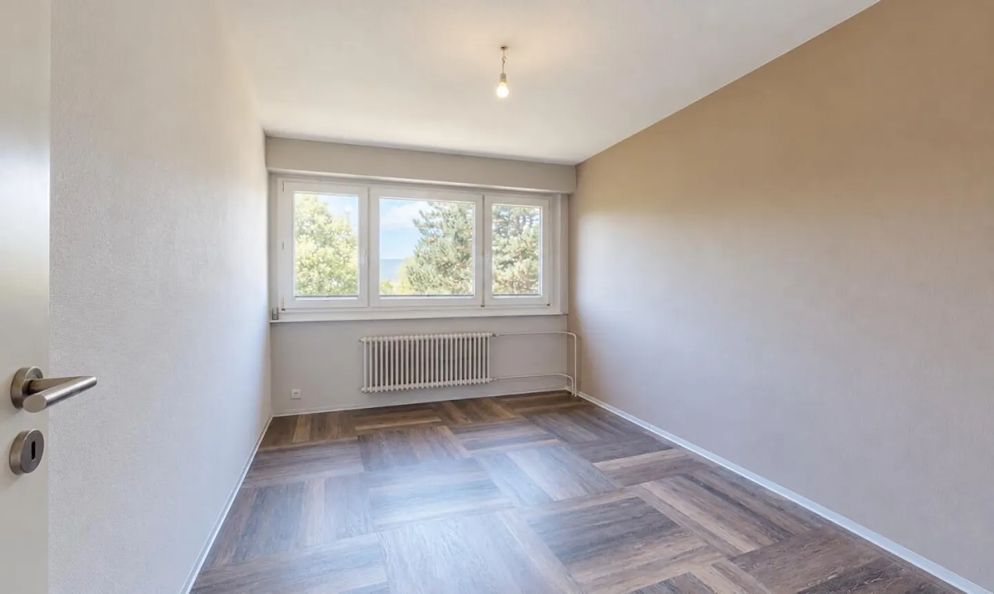 A renovated 5-room apartment on the top floor, between calm and nature - Photo 10 of 11
