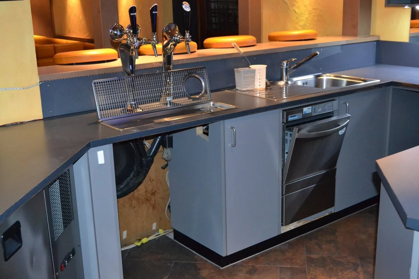 TOP Event Location/BAR for up to 200 people - Photo 13 of 17