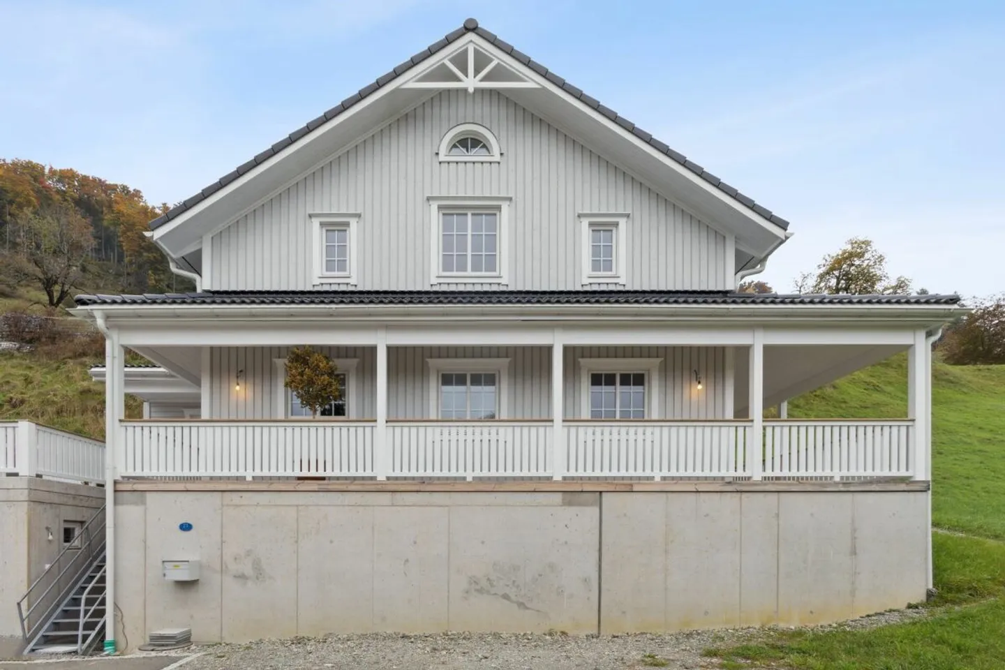 Schwedisches Haus mit Bergsicht - Foto 9 von 10